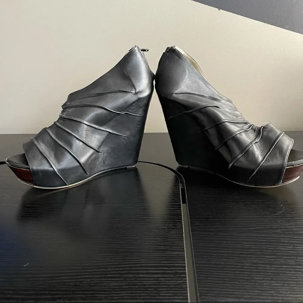 Messeca New York Cecilia Black Leather Platform Wedges. 9.5